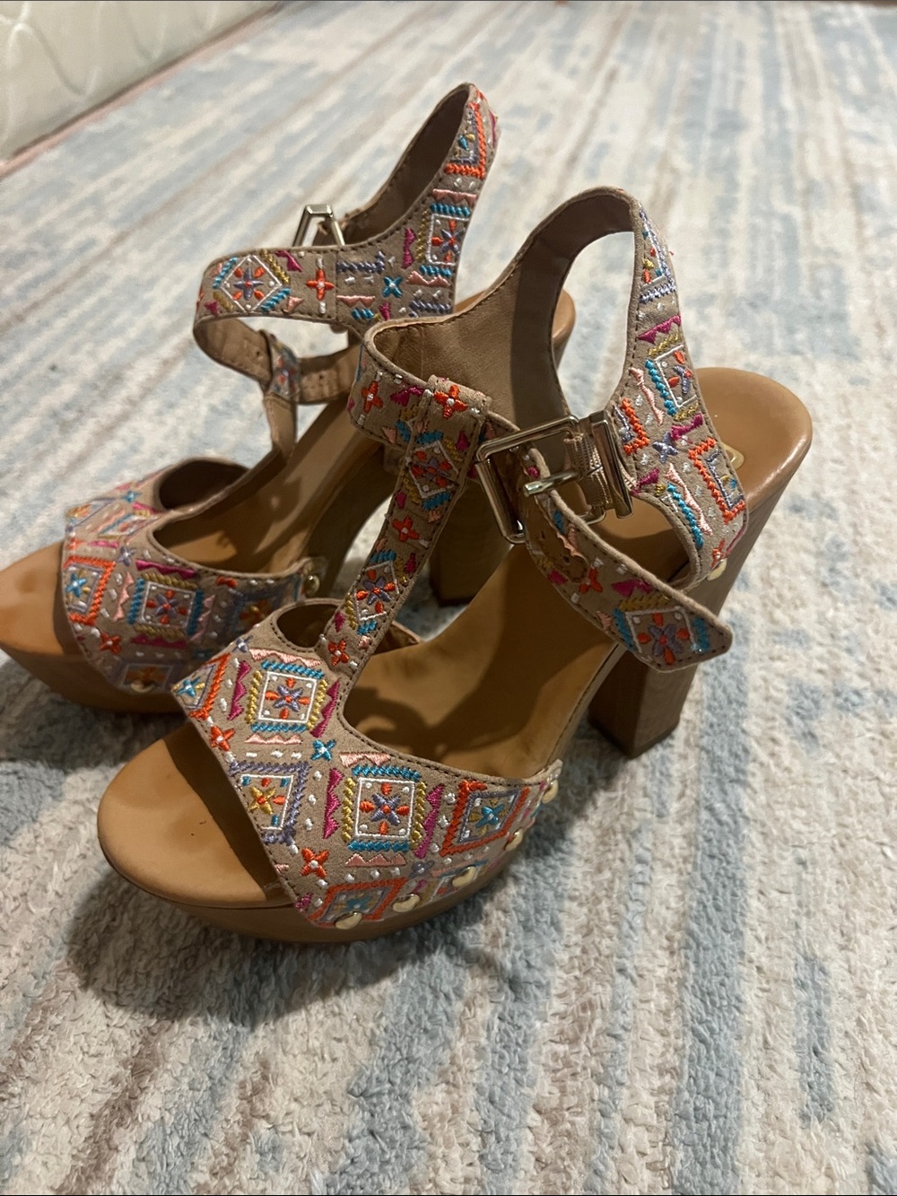 Gianni Bini Tan Platform Sandals with Multicolor Embroidery